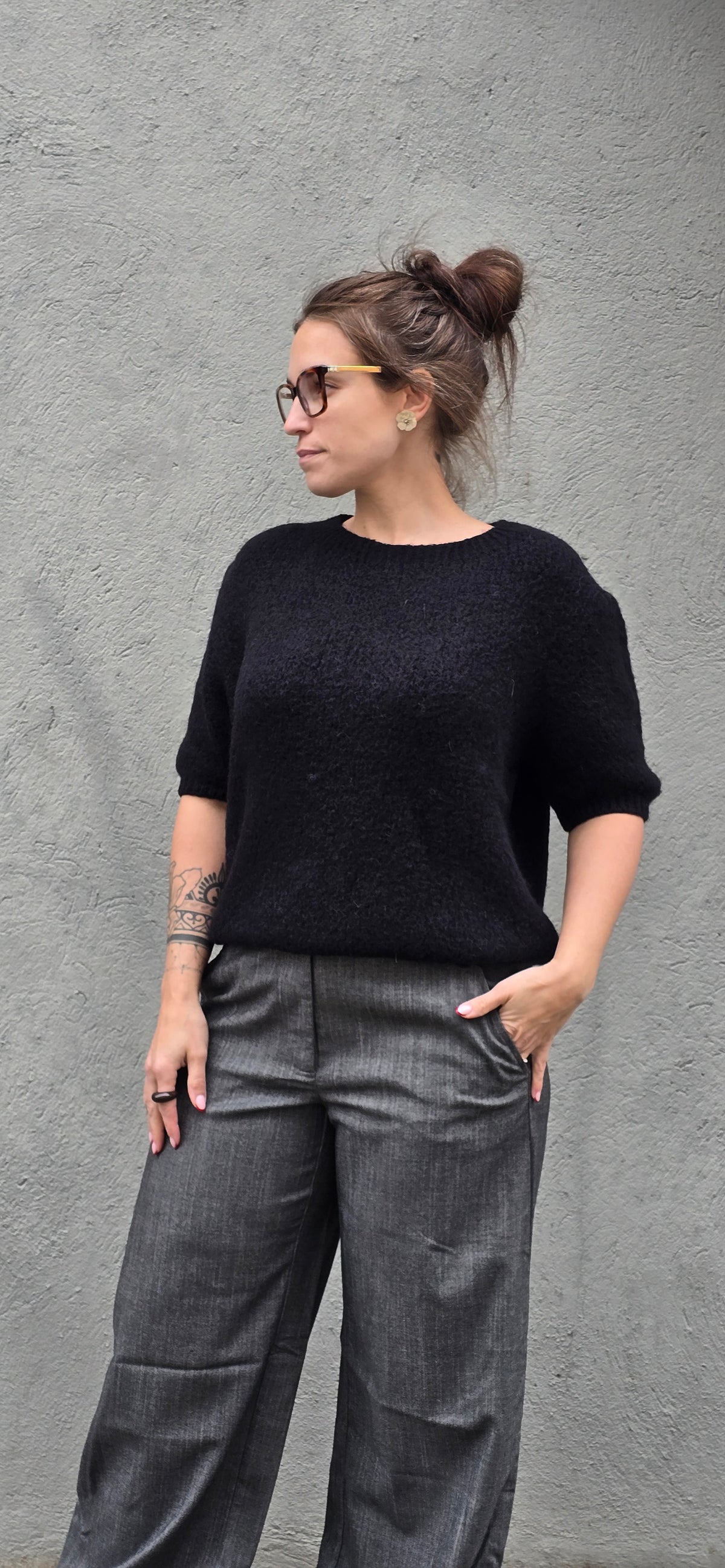 Stickad T-shirt - Svart