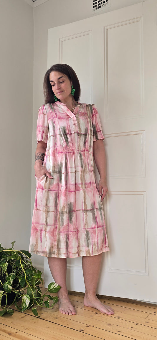 Laila klänning - Rosa mönstrad
