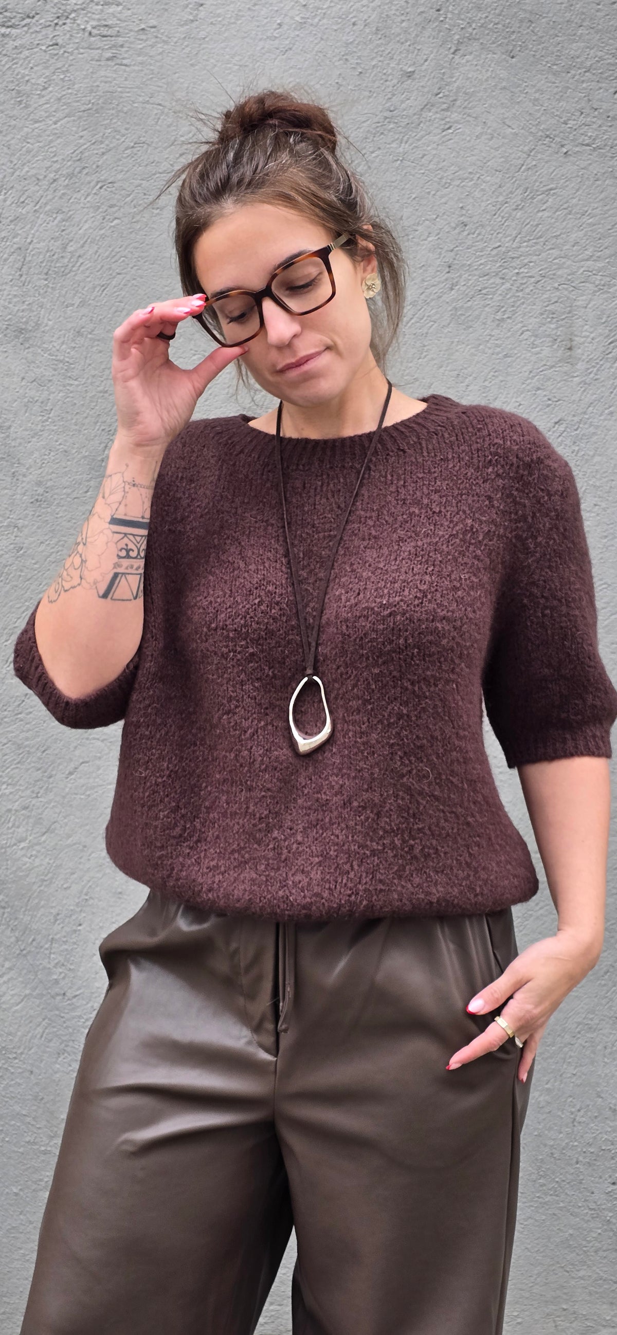 Stickad t-shirt - Brun